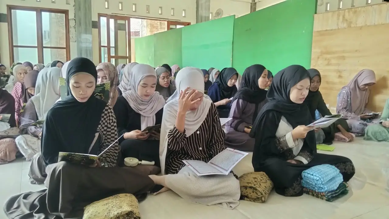 Pra Peringati HSN 2026, MAN 1 Probolinggo Gelar Khotmil Qur’an dan Pembacaan Sholawat Nariyah